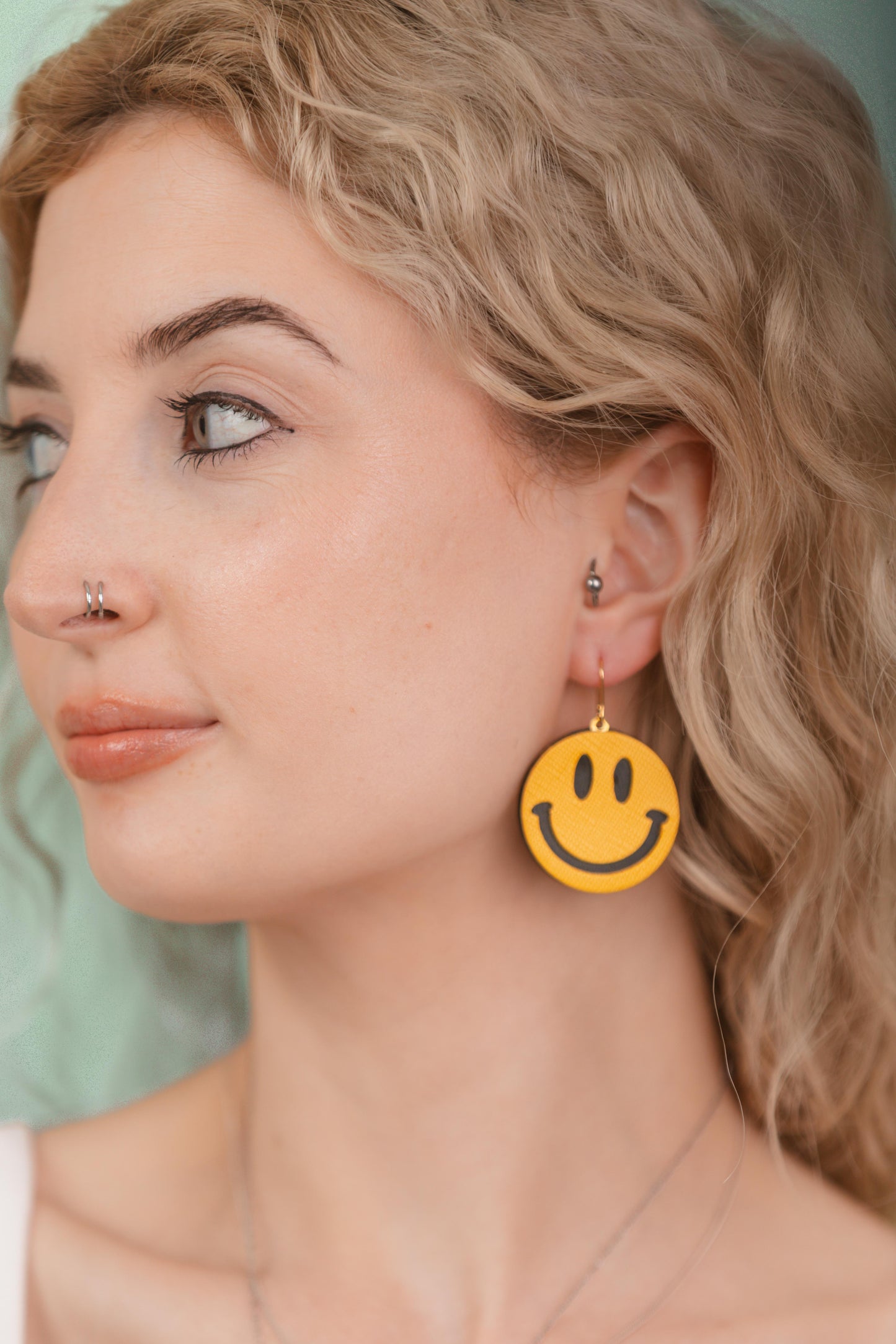 Smiley Earrings Neon Pink