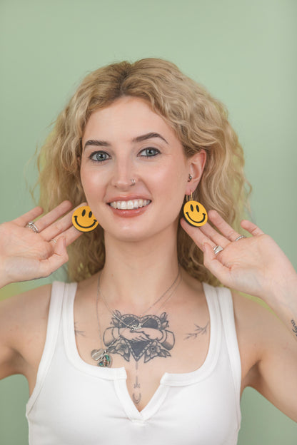 Smiley Earrings Neon Pink