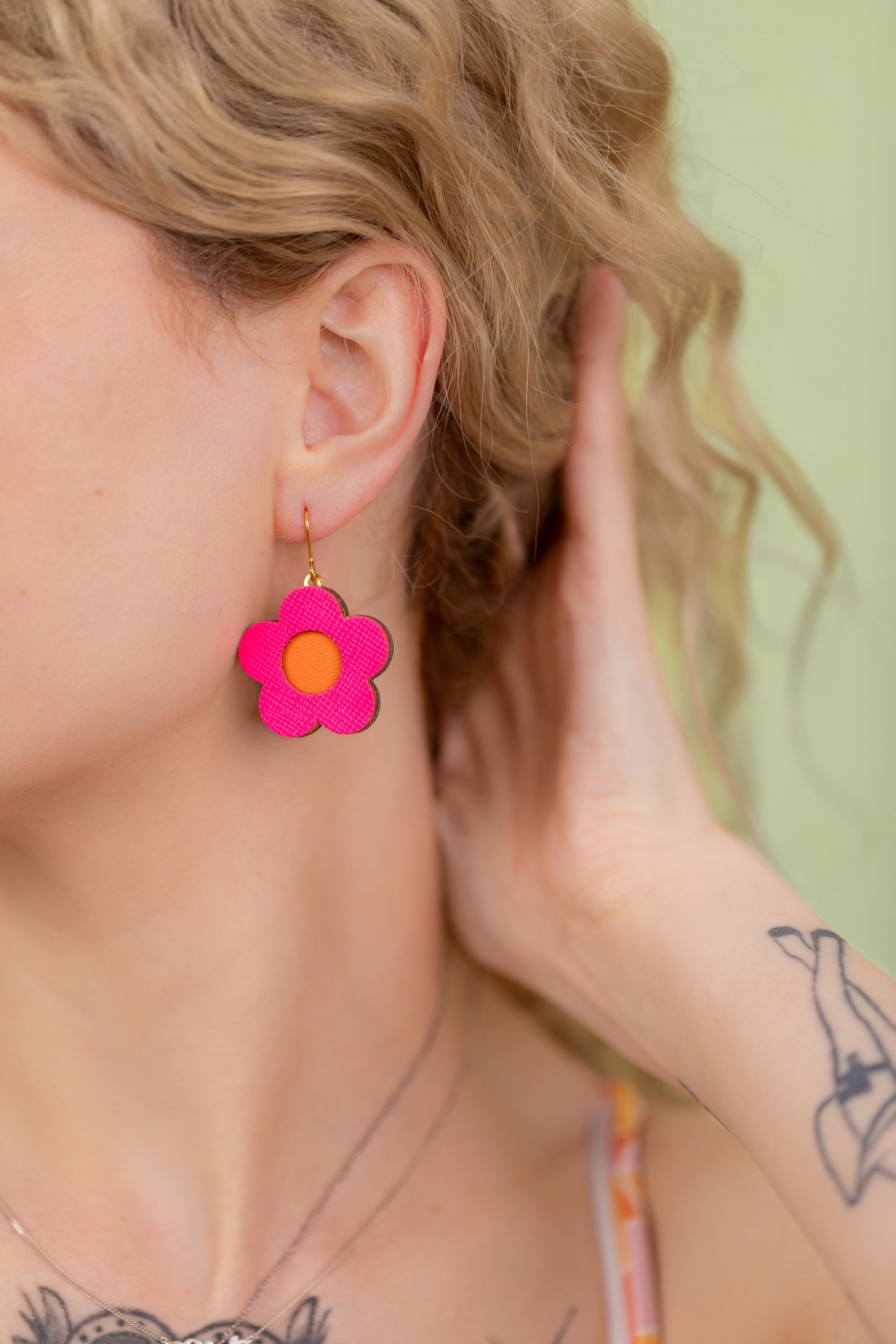 Flower Power Earrings - Neon Pink