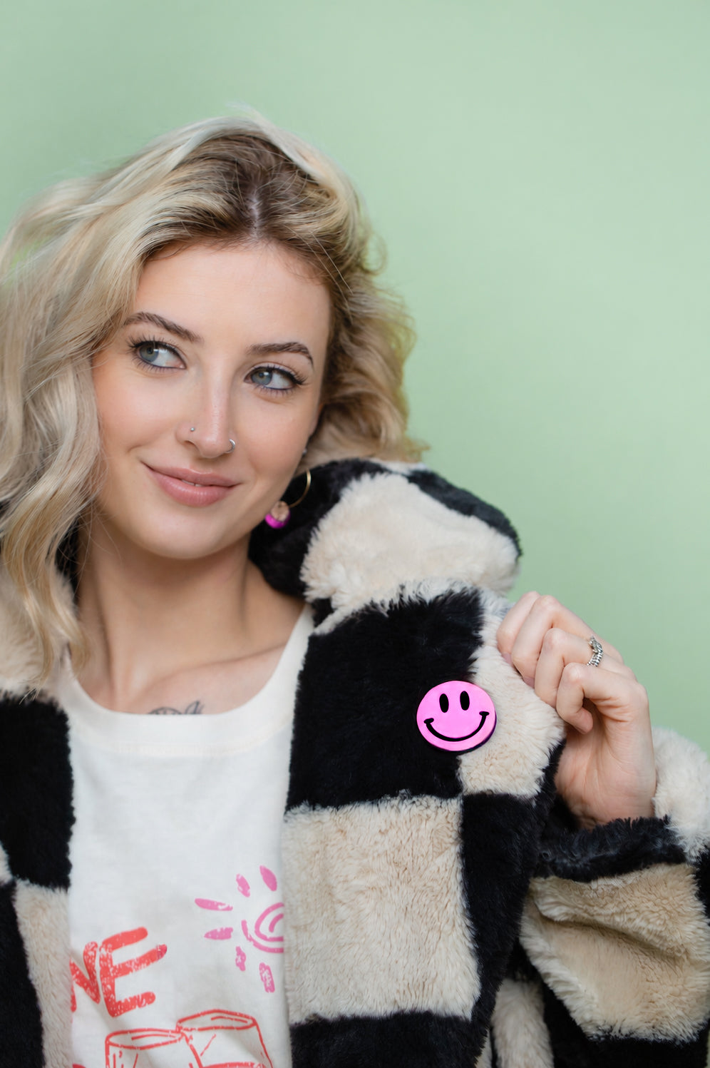 Smiley Brooch Neon Pink