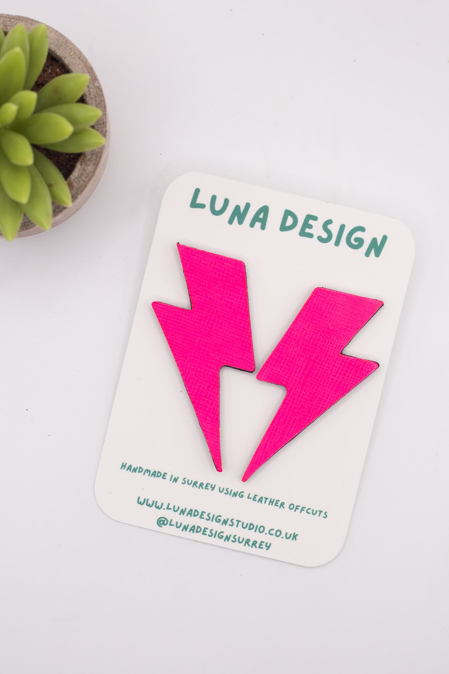 XL Lightning Bolt Studs Neon Pink